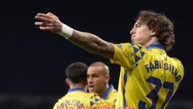 ag9游会-2022年NBA三分大赛冠军的战术打法与命中节奏研究